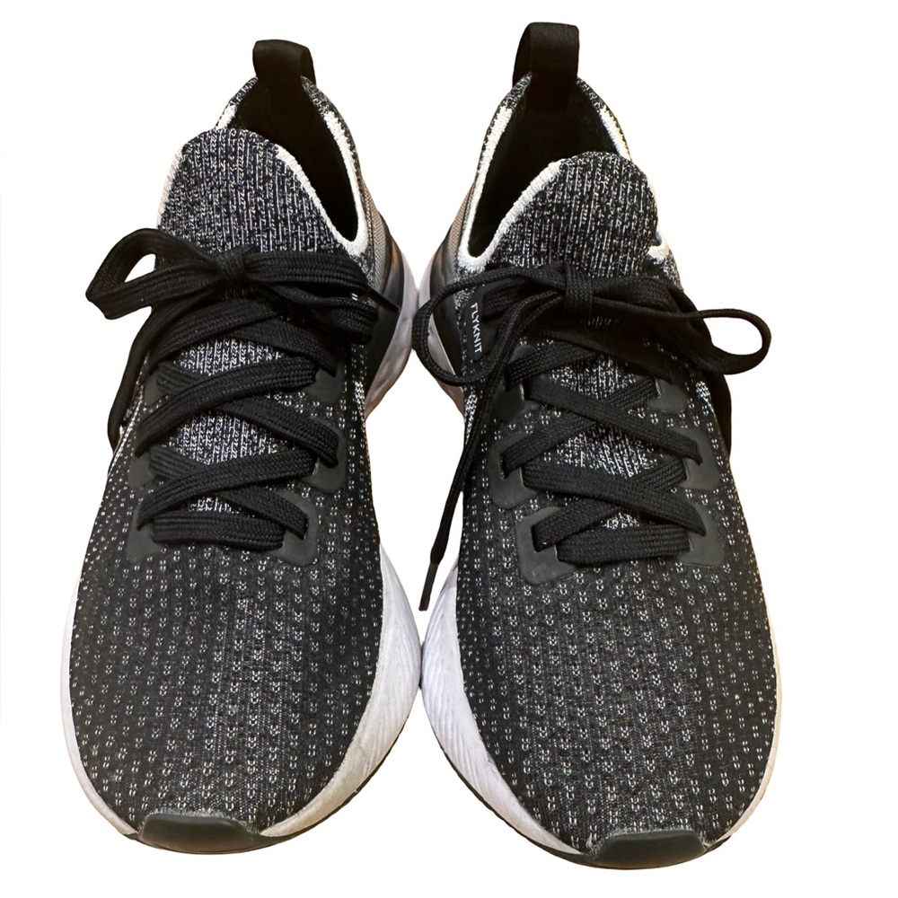 Women’s Nike React Infinity Run Flyknit Shoes, Size 7.